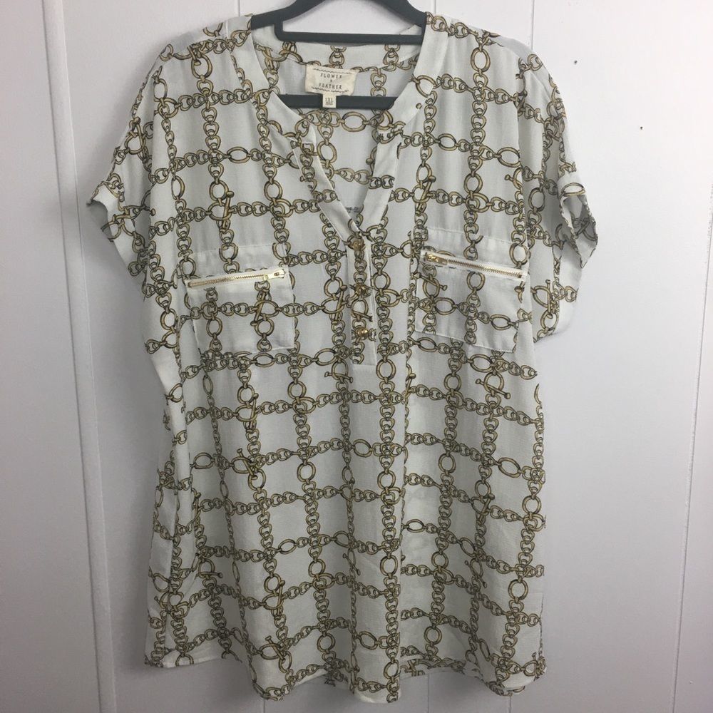 V- neck short sleeve pulse size blouse